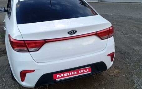 KIA Rio IV, 2018 год, 1 100 000 рублей, 7 фотография