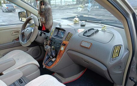 Lexus RX IV рестайлинг, 2000 год, 970 000 рублей, 3 фотография