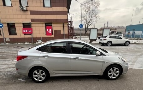 Hyundai Solaris II рестайлинг, 2012 год, 1 000 000 рублей, 6 фотография