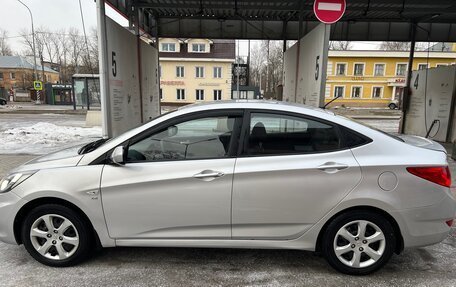 Hyundai Solaris II рестайлинг, 2012 год, 1 000 000 рублей, 8 фотография