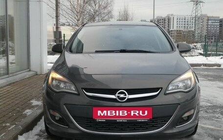 Opel Astra J, 2013 год, 945 000 рублей, 2 фотография