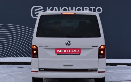 Volkswagen Multivan T6 рестайлинг, 2020 год, 7 780 000 рублей, 4 фотография