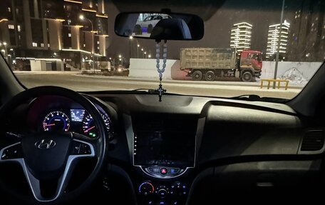 Hyundai Solaris II рестайлинг, 2013 год, 945 000 рублей, 9 фотография