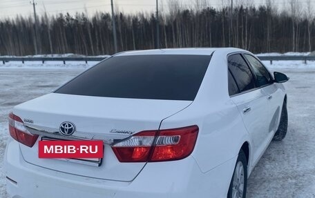 Toyota Camry, 2012 год, 1 980 000 рублей, 7 фотография