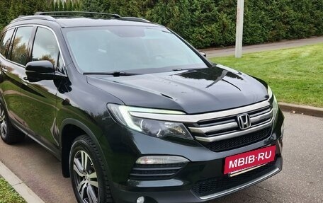 Honda Pilot III рестайлинг, 2017 год, 3 650 000 рублей, 8 фотография