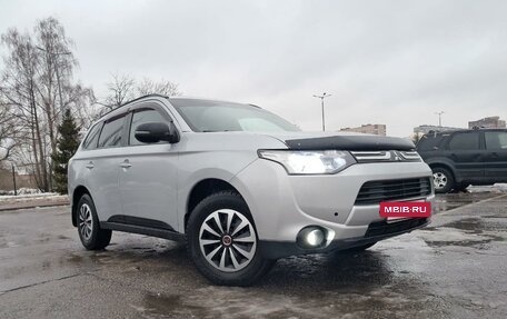 Mitsubishi Outlander III рестайлинг 3, 2013 год, 1 700 000 рублей, 6 фотография