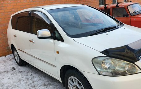 Toyota Ipsum II, 2001 год, 819 000 рублей, 1 фотография