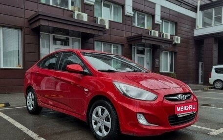 Hyundai Solaris II рестайлинг, 2012 год, 820 000 рублей, 3 фотография