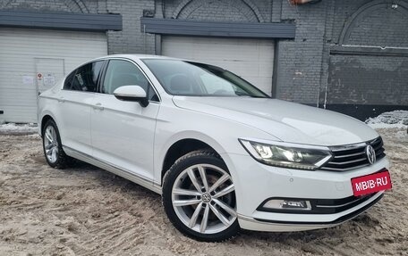 Volkswagen Passat B8 рестайлинг, 2018 год, 2 760 000 рублей, 2 фотография