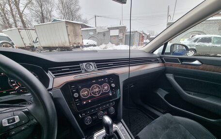 Volkswagen Passat B8 рестайлинг, 2018 год, 2 760 000 рублей, 15 фотография