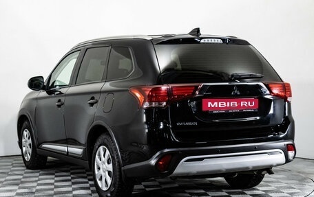 Mitsubishi Outlander III рестайлинг 3, 2020 год, 2 039 000 рублей, 7 фотография