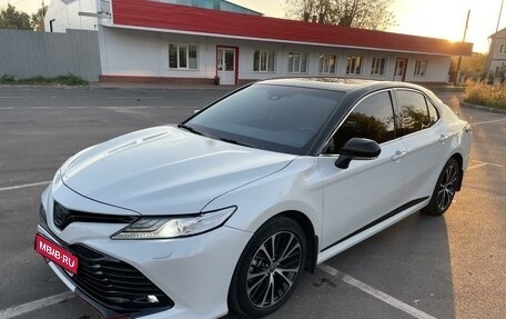 Toyota Camry, 2021 год, 3 700 000 рублей, 1 фотография