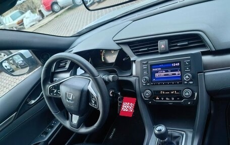 Honda Civic, 2021 год, 2 130 000 рублей, 11 фотография