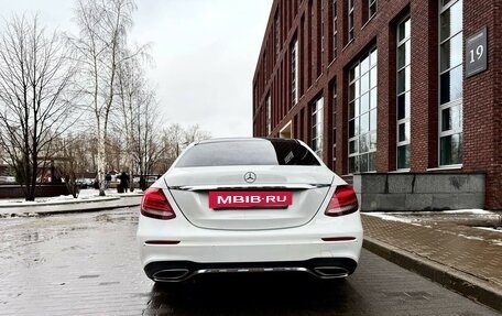 Mercedes-Benz E-Класс, 2018 год, 3 490 000 рублей, 4 фотография