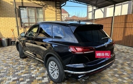 Volkswagen Touareg III, 2019 год, 5 700 000 рублей, 3 фотография