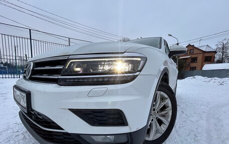 Volkswagen Tiguan II, 2018 год, 3 200 000 рублей, 3 фотография