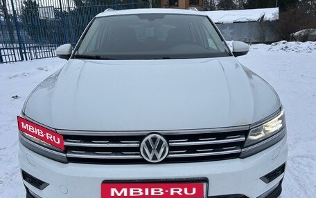 Volkswagen Tiguan II, 2018 год, 3 200 000 рублей, 2 фотография