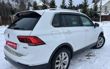 Volkswagen Tiguan II, 2018 год, 3 200 000 рублей, 6 фотография