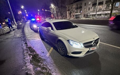 Mercedes-Benz CLS, 2015 год, 3 100 000 рублей, 2 фотография