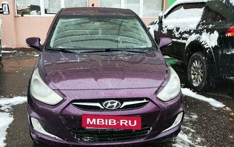 Hyundai Solaris II рестайлинг, 2011 год, 750 000 рублей, 4 фотография