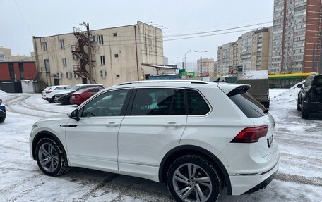 Volkswagen Tiguan II, 2022 год, 4 500 000 рублей, 3 фотография