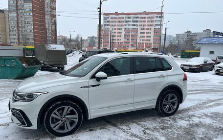 Volkswagen Tiguan II, 2022 год, 4 500 000 рублей, 2 фотография