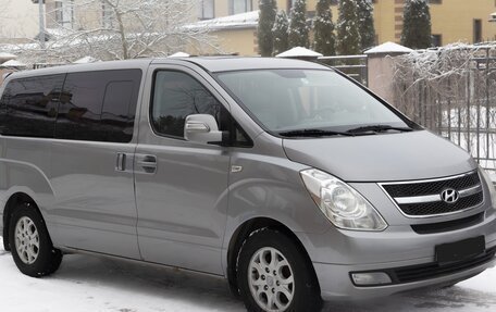 Hyundai Grand Starex Grand Starex I рестайлинг 2, 2013 год, 1 850 000 рублей, 2 фотография