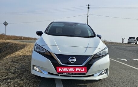 Nissan Leaf II, 2018 год, 2 200 000 рублей, 14 фотография