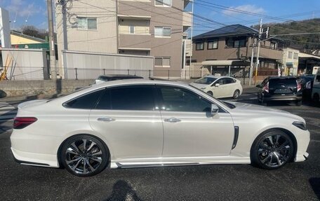 Toyota Crown, 2021 год, 2 725 000 рублей, 5 фотография