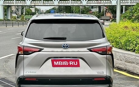 Toyota Sienna, 2022 год, 6 300 300 рублей, 4 фотография