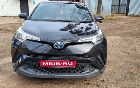 Toyota C-HR I рестайлинг, 2017 год, 1 850 000 рублей, 9 фотография