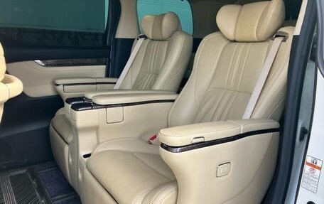 Toyota Alphard III, 2021 год, 3 650 000 рублей, 30 фотография