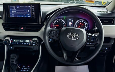 Toyota RAV4, 2020 год, 2 550 000 рублей, 11 фотография