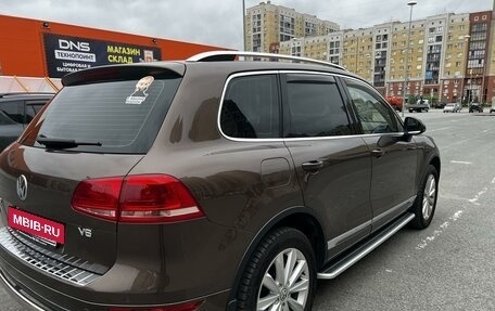 Volkswagen Touareg III, 2011 год, 2 950 000 рублей, 2 фотография