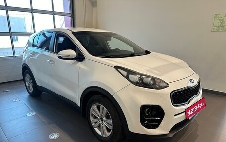 KIA Sportage IV рестайлинг, 2018 год, 2 400 000 рублей, 3 фотография