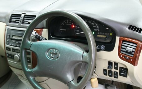 Toyota Ipsum II, 2002 год, 923 000 рублей, 12 фотография