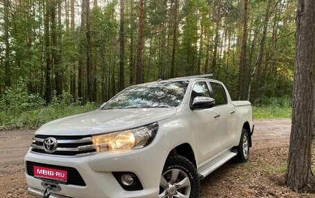 Toyota Hilux VIII, 2017 год, 2 800 000 рублей, 1 фотография