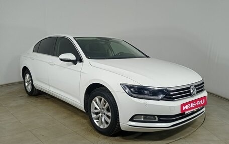 Volkswagen Passat B8 рестайлинг, 2018 год, 1 999 000 рублей, 3 фотография