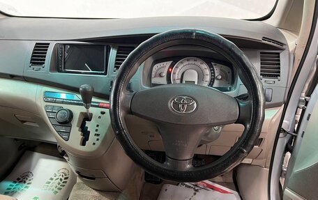 Toyota ISis I, 2005 год, 899 000 рублей, 17 фотография