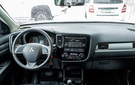 Mitsubishi Outlander III рестайлинг 3, 2014 год, 1 545 000 рублей, 14 фотография