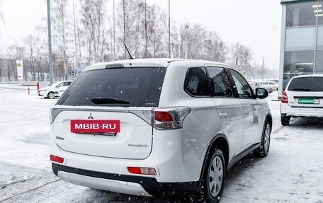 Mitsubishi Outlander III рестайлинг 3, 2014 год, 1 545 000 рублей, 5 фотография