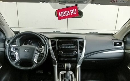 Mitsubishi Pajero Sport III рестайлинг, 2018 год, 3 149 000 рублей, 14 фотография