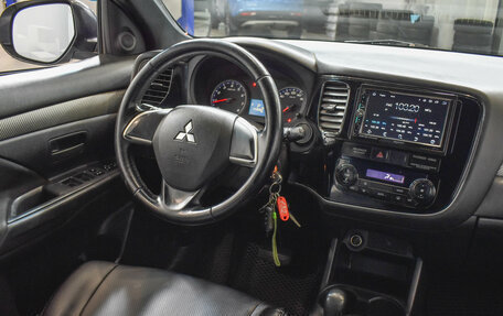 Mitsubishi Outlander III рестайлинг 3, 2012 год, 1 420 000 рублей, 11 фотография