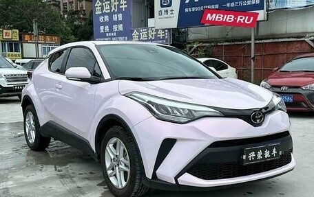 Toyota C-HR I рестайлинг, 2023 год, 2 350 000 рублей, 3 фотография