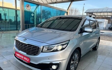 KIA Carnival III, 2018 год, 2 989 000 рублей, 3 фотография