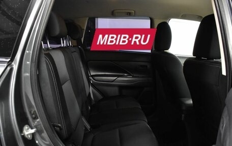 Mitsubishi Outlander III рестайлинг 3, 2016 год, 1 570 000 рублей, 13 фотография