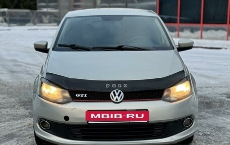 Volkswagen Polo VI (EU Market), 2011 год, 666 000 рублей, 2 фотография