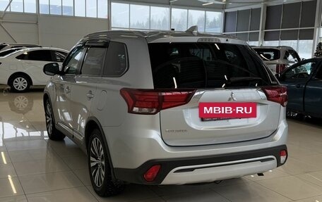 Mitsubishi Outlander III рестайлинг 3, 2021 год, 2 745 000 рублей, 6 фотография