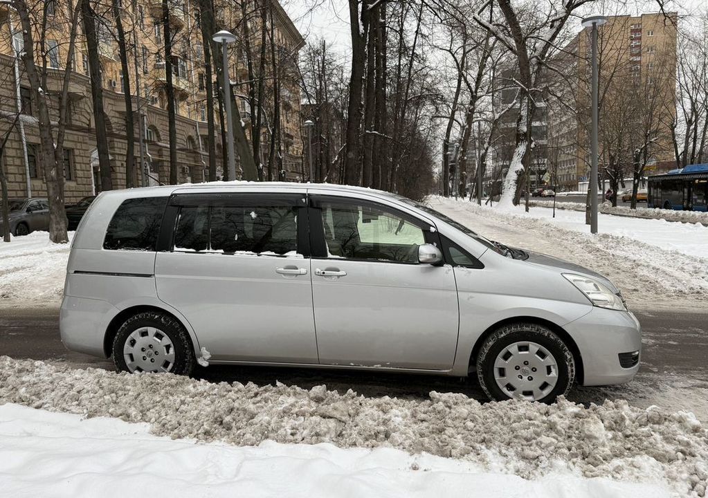 Toyota ISis, 2012 год, 1 515 000 рублей, 5 фотография