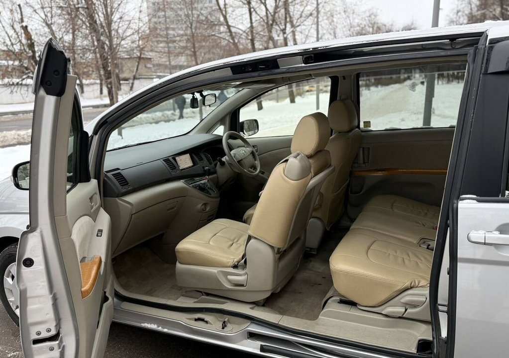 Toyota ISis, 2012 год, 1 515 000 рублей, 14 фотография